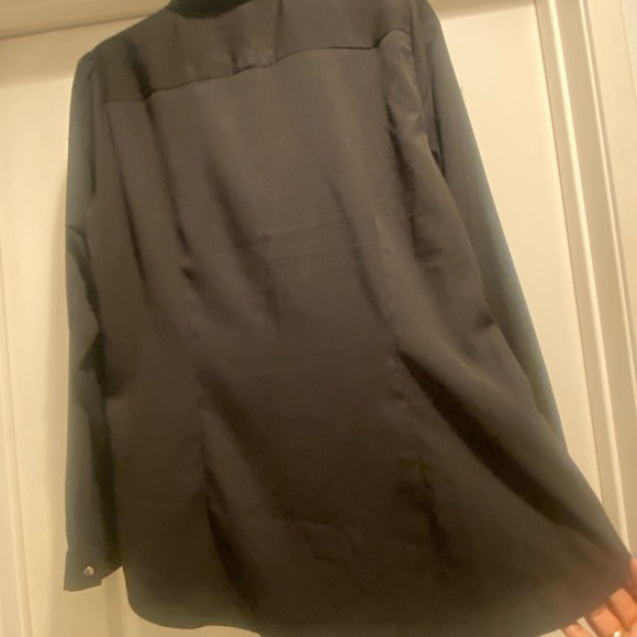 Jaclyn Smith, black blouse with Silvertone buttons - Picture 10 of 16